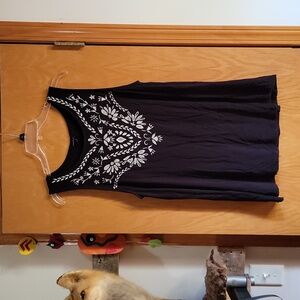Torrid black and white embroidered tank women's size 2x